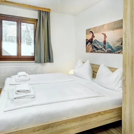 Sabrina Mit Aussenpool Im Sommer Holiday home Kaprun